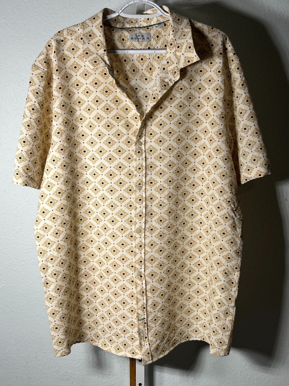 Ike Behar Ivory & Gold Medallion Print Lightweight Short-Sleeve Button-Up SZ XXL